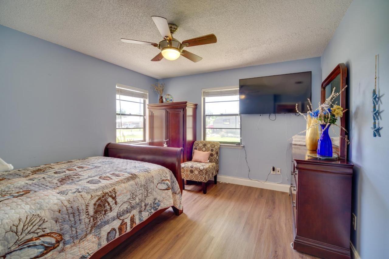 Lakewood Park Retreat On Fairway - 4 Mi To Beach! Exterior photo